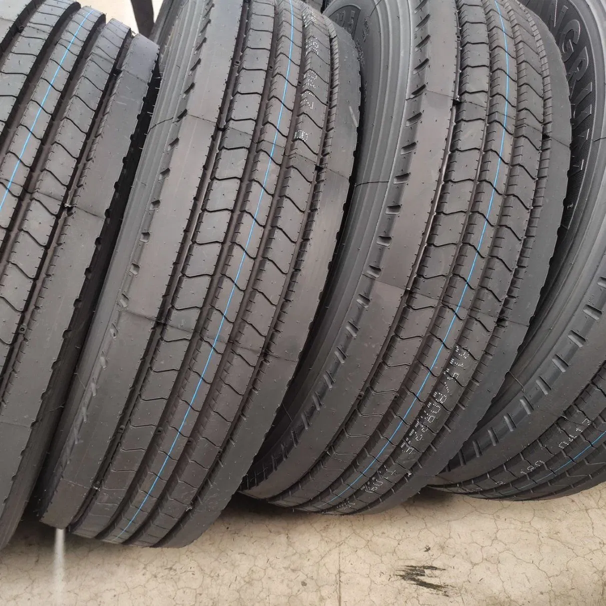 Cost-Effective Radial TBR Tire for Bus and Truck 325/95r24 S779 Tire Tyre-10