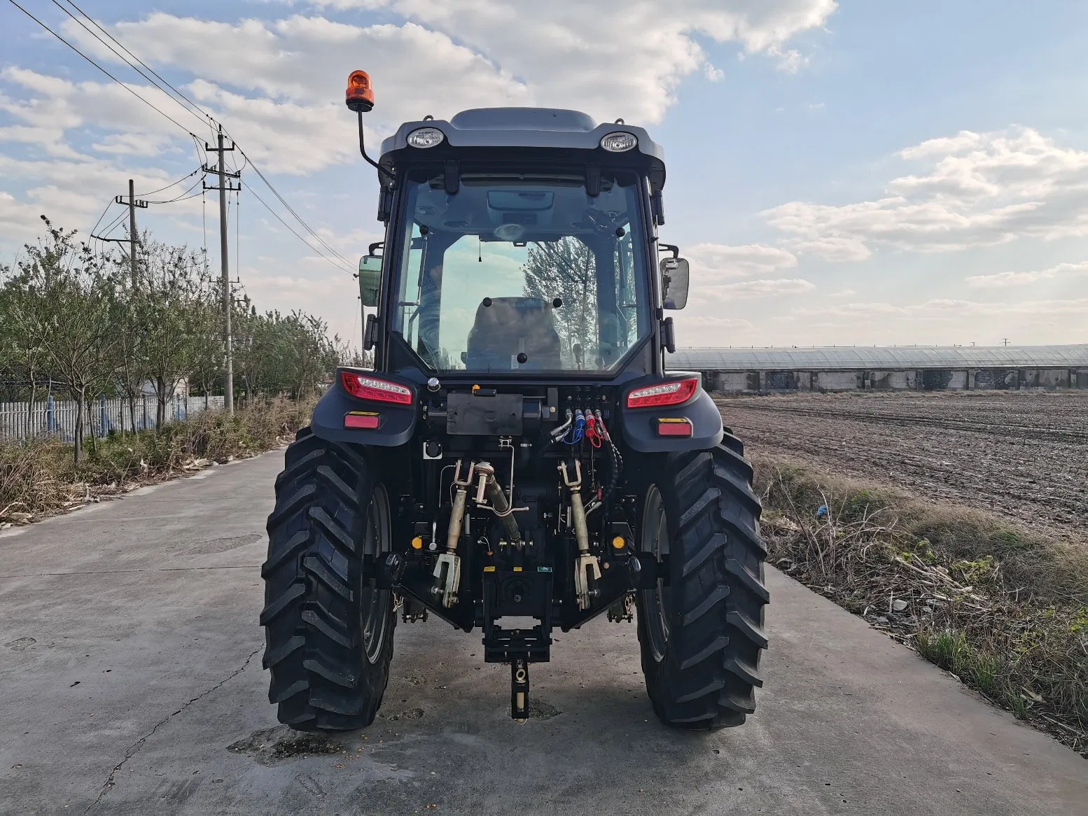 Agricultural Tractors Compact Tractor 50 to 260 Horsepower-3
