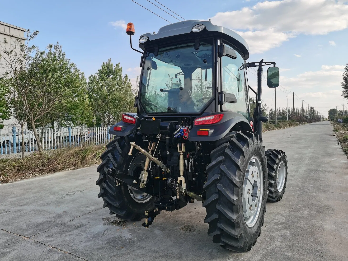 Agricultural Tractors Compact Tractor 50 to 260 Horsepower-5