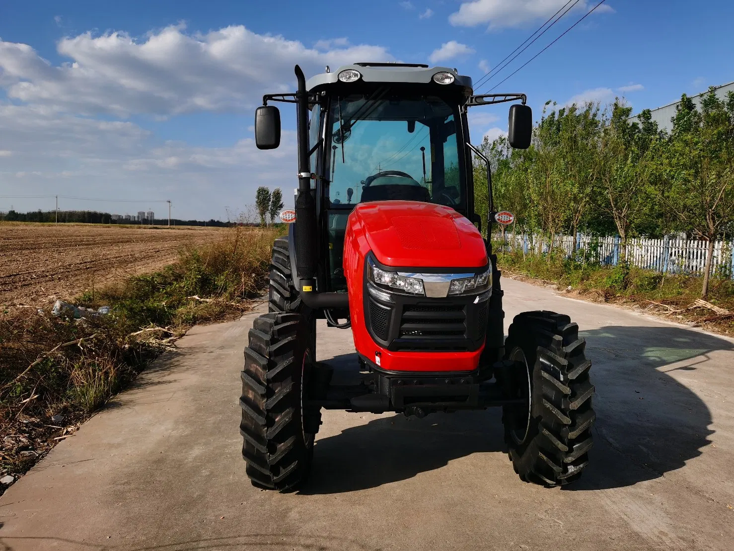 Agricultural Tractors50 to 260 Horsepower with Optional Radial Tyre-7