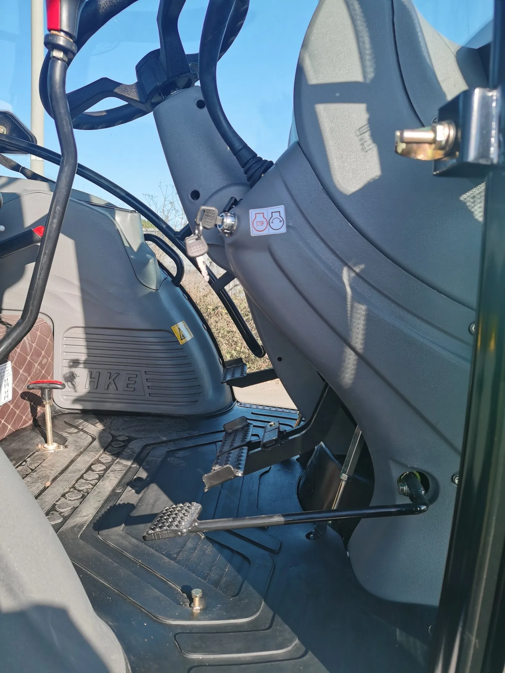 Agricultural Tractors50 to 260 Horsepower with Optional Radial Tyre-14